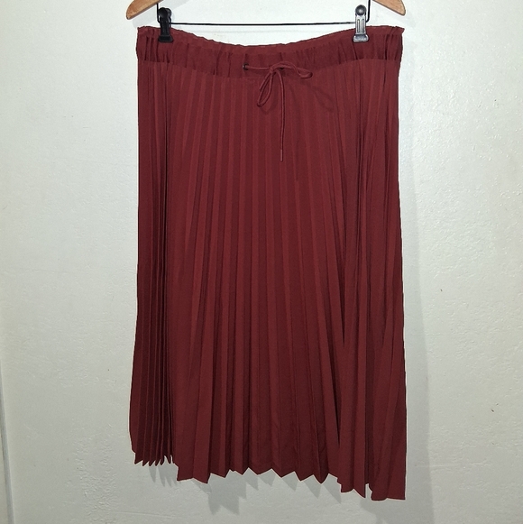 ATHLETA Hayes Pleated Midi Skirt - Picture 4 of 7